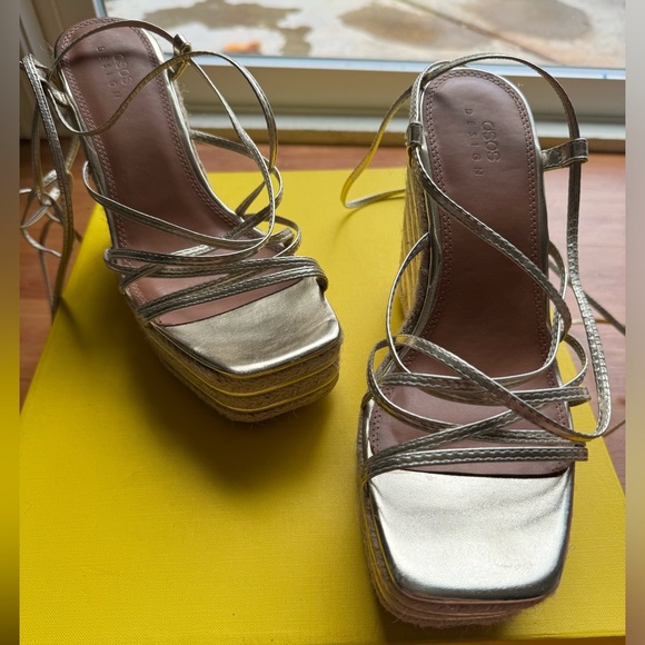 ASOS DESIGN Thalia strappy tie leg wedges in gold size 9 - Picture 2 of 16